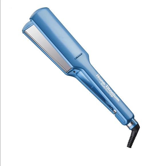 Brand New Never Used Babyliss 2 inch Flatiron